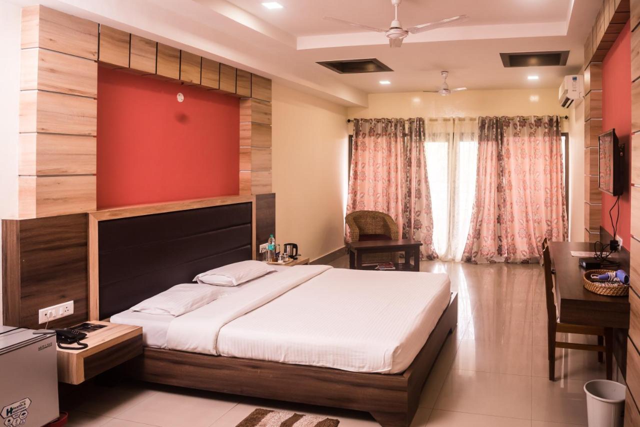 Hotel Aatreyee Dibrugarh Exterior foto